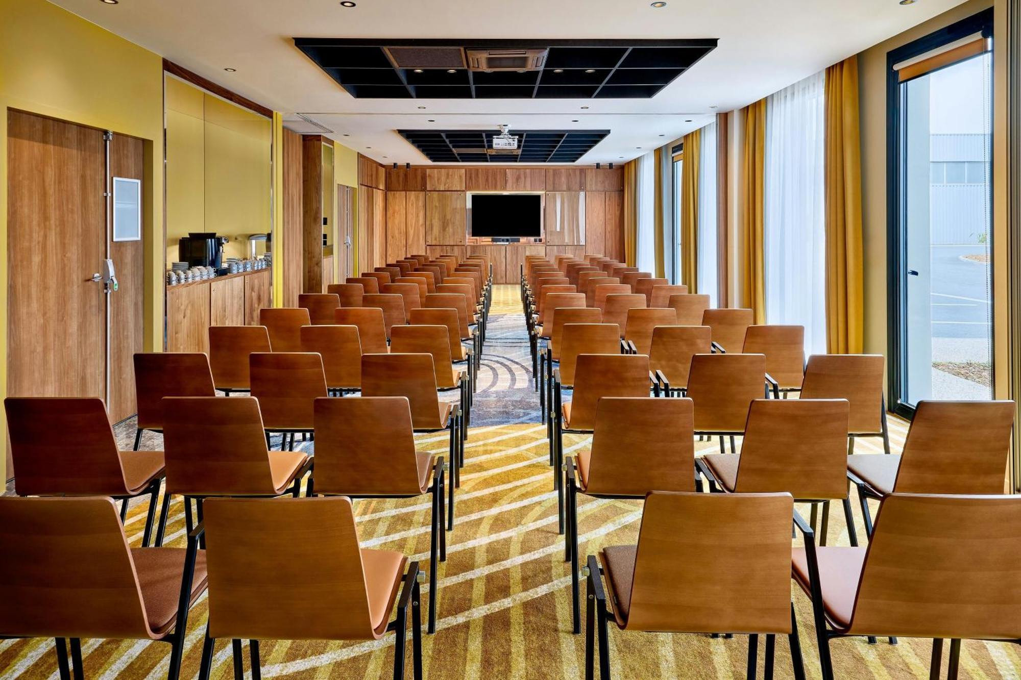 Courtyard By Marriott Lyon Eurexpo Stadium Genas Exterior photo